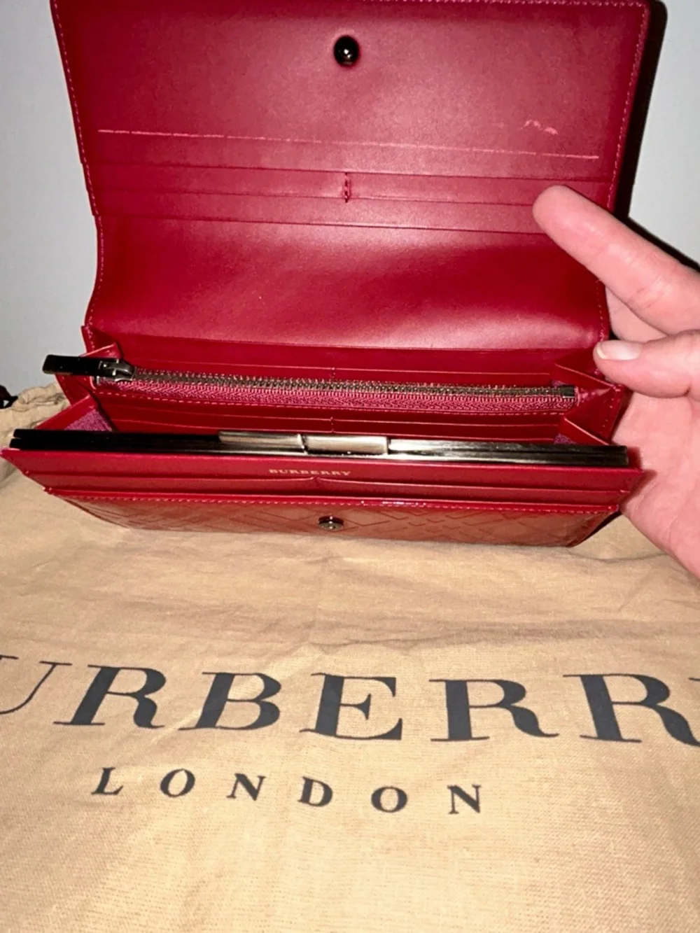 Burberry Red Patent Leather Continental Wallet with KISS Lock and Box - Picture 9 of 9